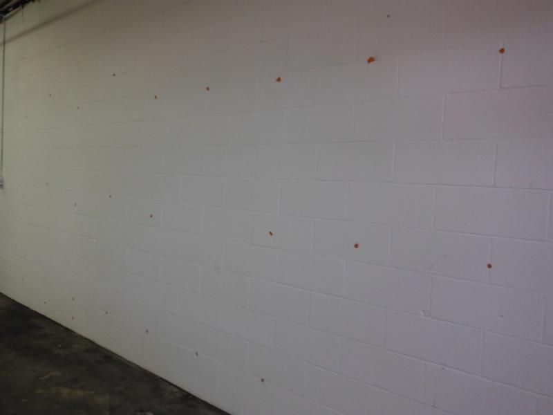 Orangespotsonwallbefore1_800x600_zps592e187f.jpg