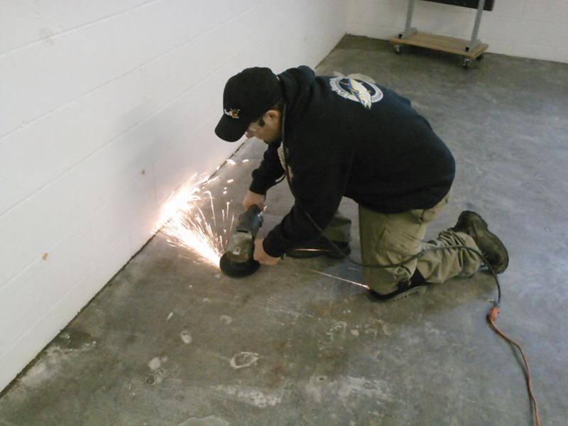 floorboltgrindinginprocess_800x600_zps8466282d.jpg