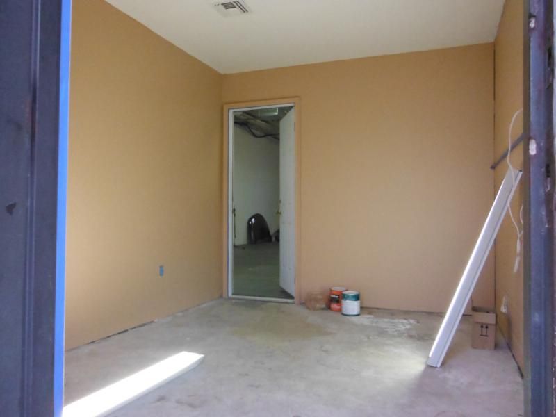 officeinteriorbefore3_800x600_zpsc4ee1213.jpg