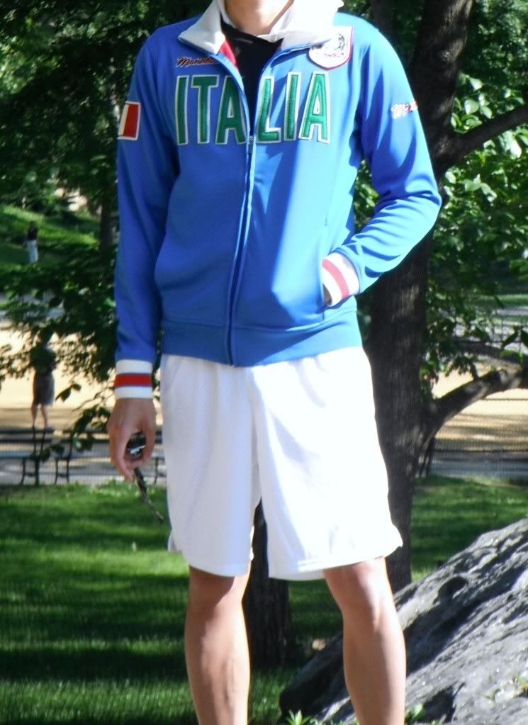 guys freeballing in sweatpants